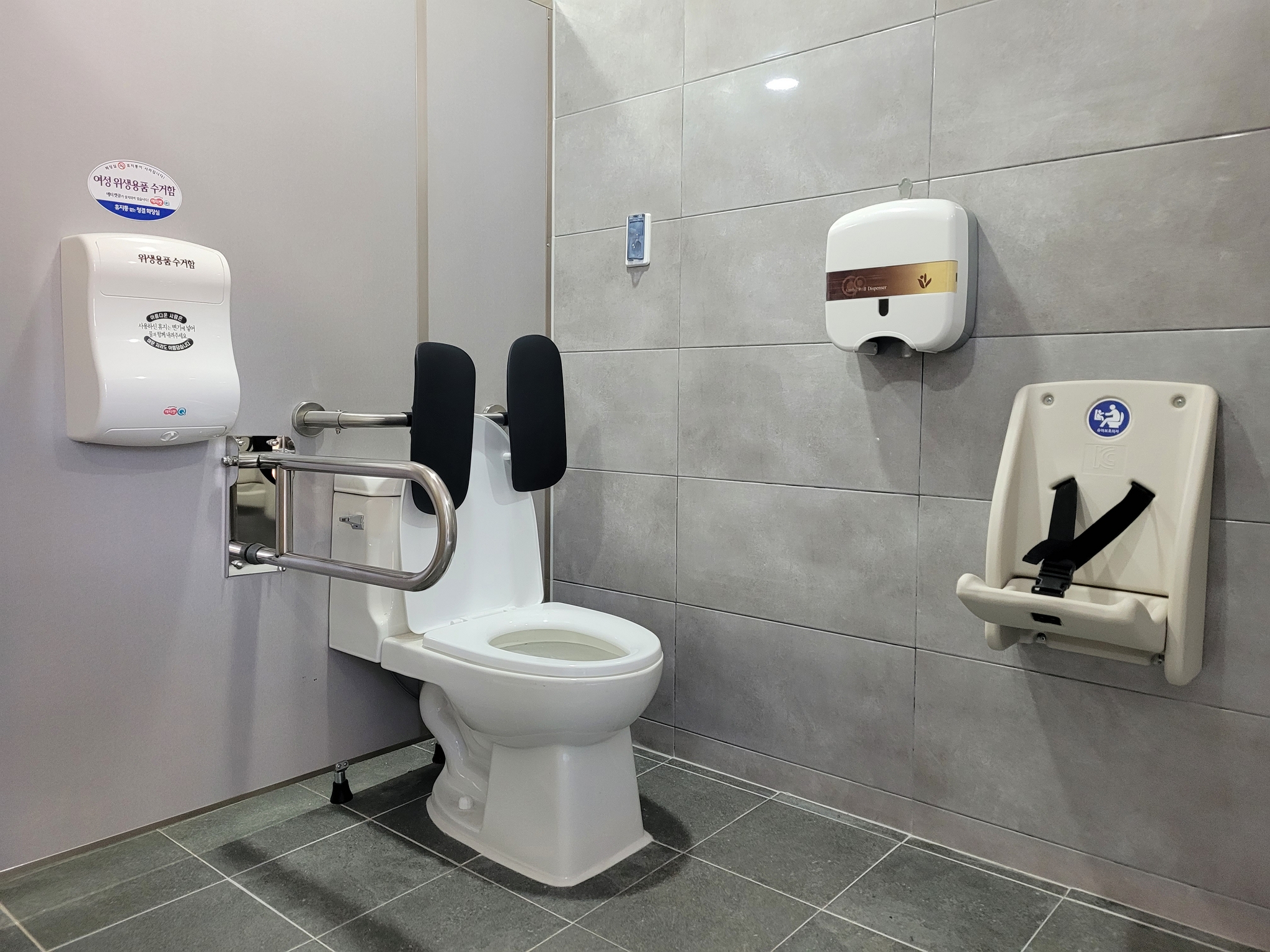여자 화장실 내부