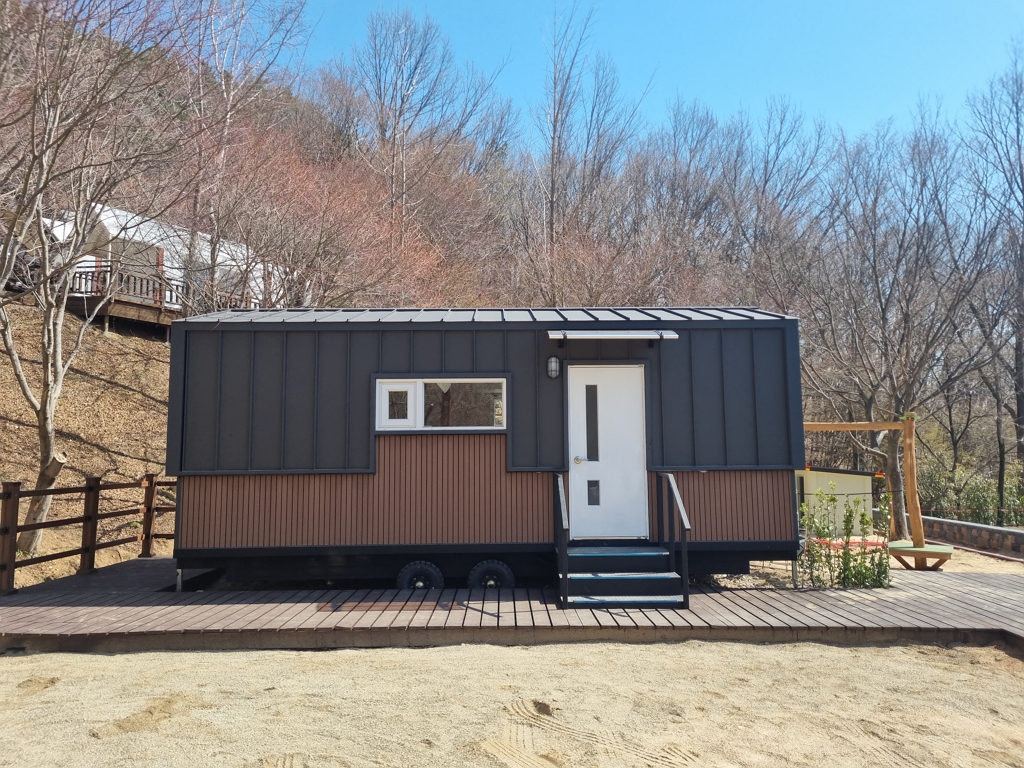 카라반(4인) 실외